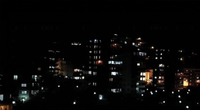 Alanya’da vatandaşlar hep bir ağızdan ‘Bir Başkadır Benim Memleketim’ şarkısını söyledi Alanya’da vatandaşlar hep bir ağızdan ‘Bir Başkadır Benim Memleketim’ şarkısını söyledi
