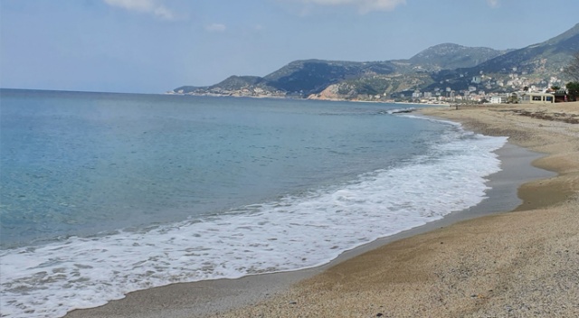 Alanya tarihi sessizliğe büründü, dünyaca ünlü sahilleri boş kaldı