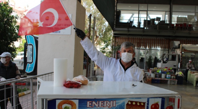 Antalya’nın dört bir yanı kırmızı beyaza büründü Antalya’nın dört bir yanı kırmızı beyaza büründü