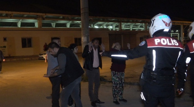Arkadaşların silahlı kavgasına aileler karıştı: 2 yaralı, 2 gözaltı