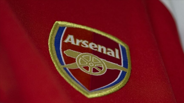 Arsenal&#039;da yöneticiler maaşlarında indirim yaptı