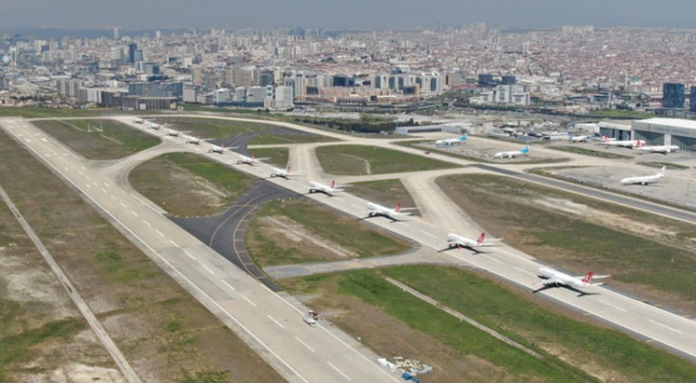 Atatürk Havalimanı pisti, uçakların park alanı oldu