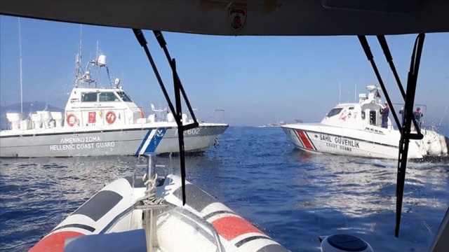 Balıkesir açıklarında karasuyu ihlali yapan Yunan Sahil Güvenlik unsurları Türk karasularından çıkarıldı Balıkesir açıklarında karasuyu ihlali yapan Yunan Sahil Güvenlik unsurları Türk karasularından çıkarıldı