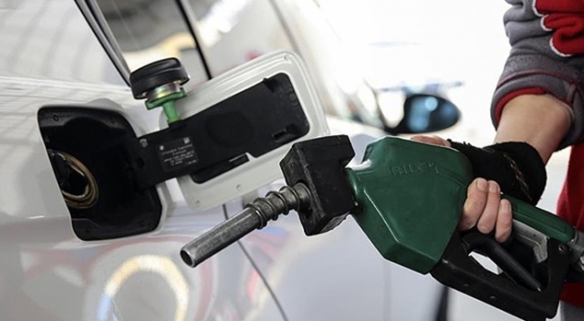 Benzine 31 kuruş, motorine 41 kuruş indirim
