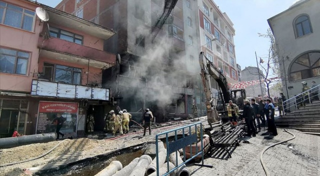 Beylikdüzü'nde doğal gaz patlaması! Olay yerine çok sayıda itfaiye ekibi sevk edildi