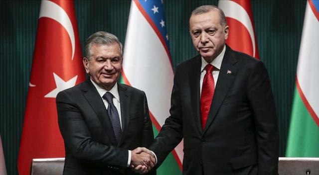 Cumhurbaşkanı Erdoğan, Özbekistanlı mevkiidaşı ile telefonda görüştü