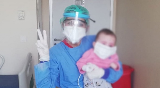 Dört aylık Asya bebek koronavirüs savaşını kazandı Dört aylık Asya bebek koronavirüs savaşını kazandı