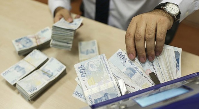 Emeklilere 'kredi kullanırken maaşınızdan çekilmesi izni vermeyin' uyarısı Emeklilere 'kredi kullanırken maaşınızdan çekilmesi izni vermeyin' uyarısı