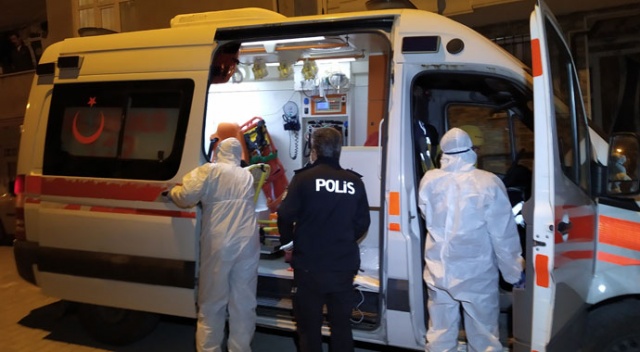 Esenyurt'ta sokakta yatan adam eşi tarafından zehirlendiğini iddia etti Esenyurt'ta sokakta yatan adam eşi tarafından zehirlendiğini iddia etti