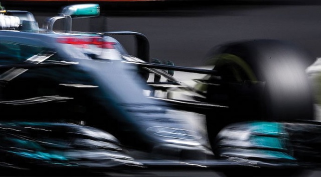 Eski Formula 1 pilotu Stirling Moss hayatını kaybetti