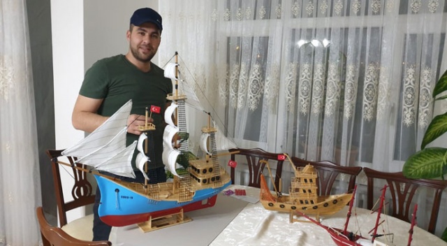 Evde kal çağrılarına uydu, yaptığı geminin adını Covid-19 koydu Evde kal çağrılarına uydu, yaptığı geminin adını Covid-19 koydu