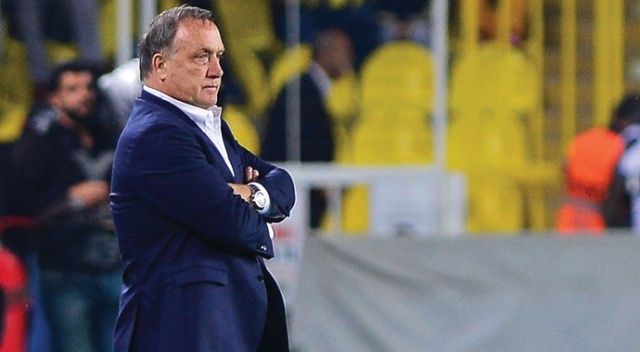 Feyenoord, Dick Advocaat ile sözleşme uzattı