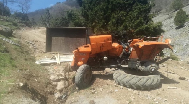 Freni patlayan traktör kayaya çarptı: 1 yaralı