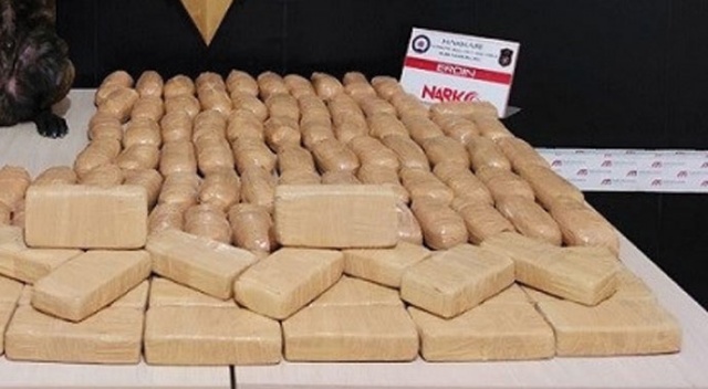 Hakkari'de 62 kilo eroin ele geçirildi Hakkari'de 62 kilo eroin ele geçirildi