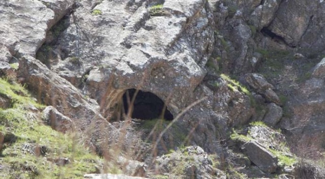 Hakkari’de 7 mağara keşfedildi Hakkari’de 7 mağara keşfedildi