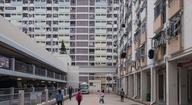 Hong Kong&#039;da demokrasi yanlısı göstericiler, alışveriş merkezinde protesto düzenledi