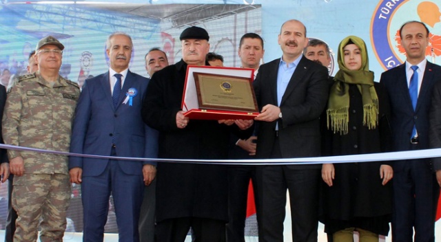 İçişleri Bakanı Soylu'nun plaket verdiği yardımsever iş adamı, koronavirüsten hayatını kaybetti