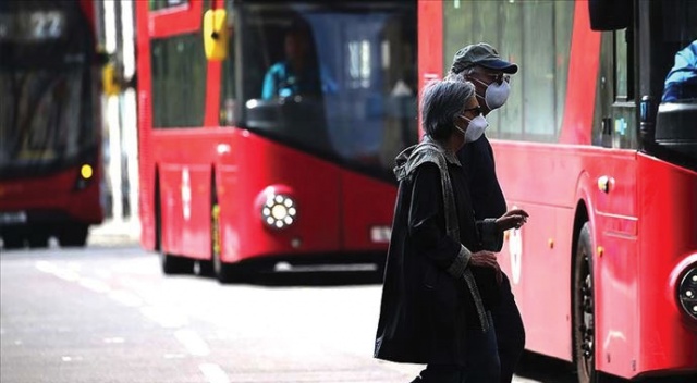 İngiltere&#039;de &#039;hayatın normale dönmesi için plan hazırlandığı&#039; iddia edildi