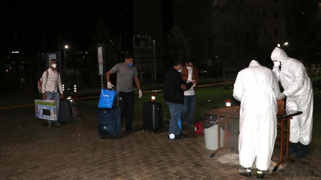Irak&#039;tan getirilen 135 Türk vatandaşı Diyarbakır&#039;da yurda yerleştirildi