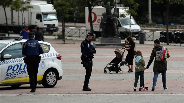 İspanya'da Covid-19 sürecinde 'kademeli normale geçiş takvimi' açıklandı