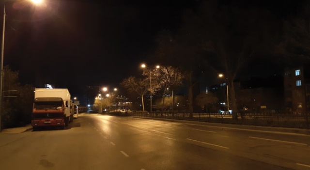 İstanbul'da akşam saatlerinde korona sessizliği İstanbul'da akşam saatlerinde korona sessizliği