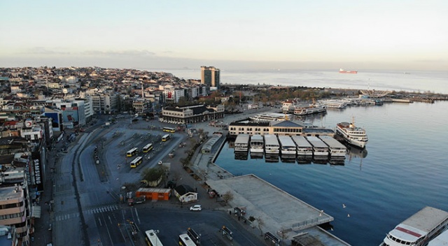 İstanbul meydanlarında koronavirüs sessizliği İstanbul meydanlarında koronavirüs sessizliği