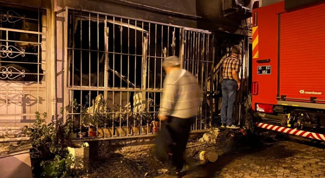 İzmir'de 4 katlı binada korkutan yangın