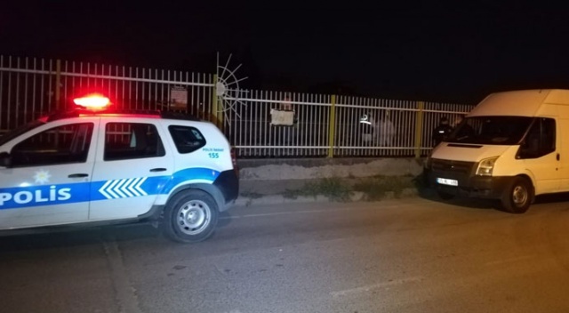 İzmir'de İZBAN treninin altında kalan kişi hayatını kaybetti İzmir'de İZBAN treninin altında kalan kişi hayatını kaybetti