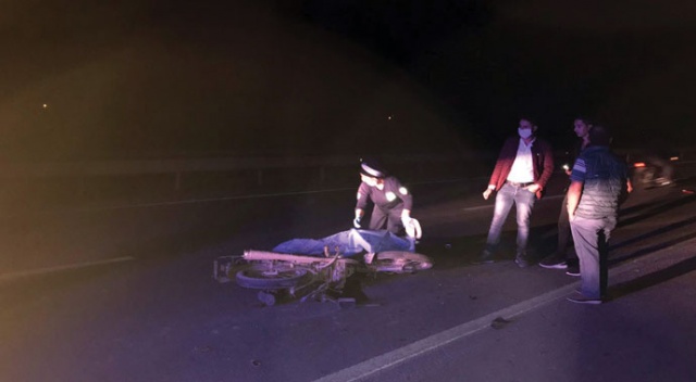 Kamyona çarpan motosikletli hayatını kaybetti Kamyona çarpan motosikletli hayatını kaybetti