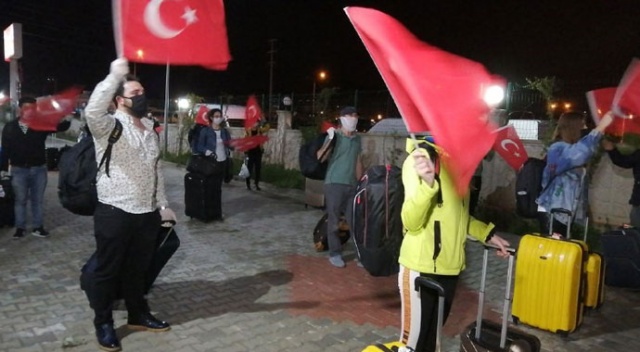 KKTC'den getirilen 189 Türk vatandaşı yurda yerleştirildi