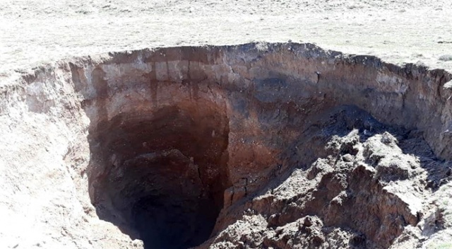 Konya’da 10 metre derinliğinde yeni obruk oluştu