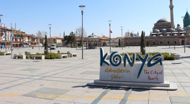 Konya'da sokaklar sessizliğe büründü Konya'da sokaklar sessizliğe büründü