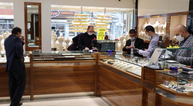 Koronavirüs altın fiyatlarını yükseltti