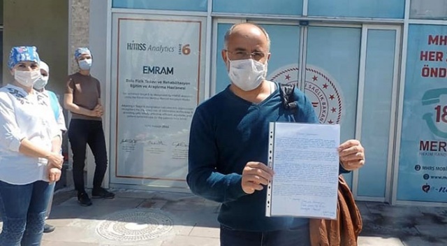 Koronavirüsü yendi, alkışlarla taburcu edildi