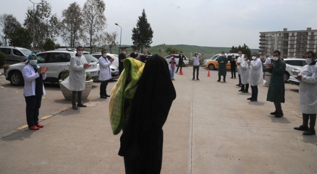 Koronavirüsü yenen 11 aylık Özgür bebek alkışlarla taburcu edildi