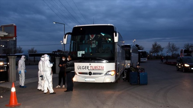 Kuveyt'ten getirilen 348 Türk vatandaşı Aksaray'daki yurda yerleştirildi Kuveyt'ten getirilen 348 Türk vatandaşı Aksaray'daki yurda yerleştirildi