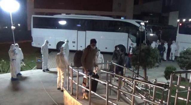Kuveyt’ten özel uçakla Kayseri’ye getirilen işçi: “5 yıldızlı otel beklerken, 10 yıldızlı otel geldi”