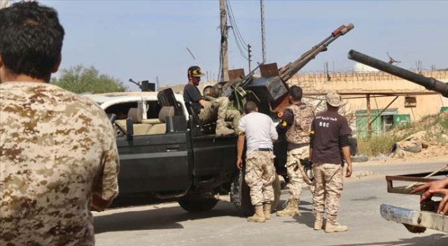 Libya hükümet kuvvetleri Terhune kentini ele geçirmek için 7 cephede ilerliyor