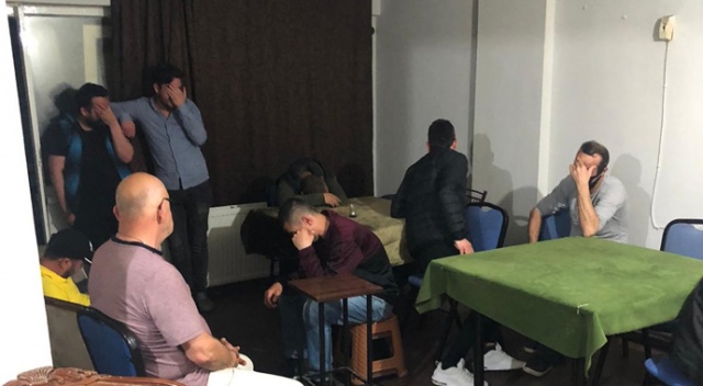 Manisa'da kumar oynatanlara 44 bin TL'lik sosyal mesafe cezası