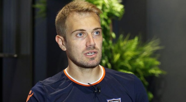 Mert Günok'tan 100 okula ikişer çift eldiven