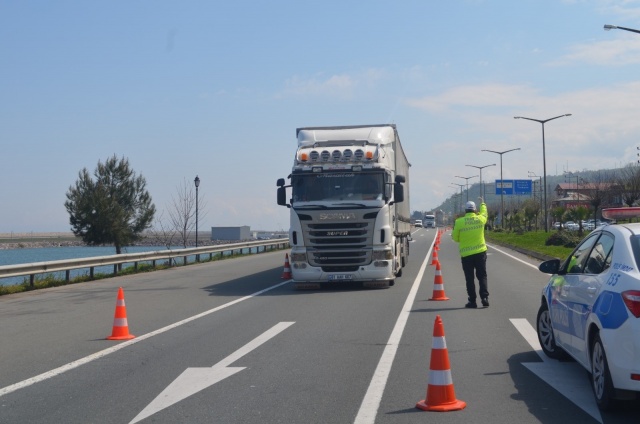 Ordu’da yolları boş bulan 521 sürücüye hız sınırını aşmaktan ceza