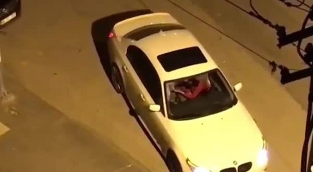 Otomobilde kız arkadaşını tekme tokat dövdü Otomobilde kız arkadaşını tekme tokat dövdü