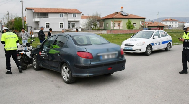 Otomobille elektrikli bisiklet çarpıştı: 1 yaralı Otomobille elektrikli bisiklet çarpıştı: 1 yaralı