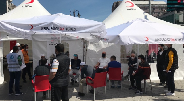 Özel izin alan vatandaşlar kan bağışında bulundu Özel izin alan vatandaşlar kan bağışında bulundu