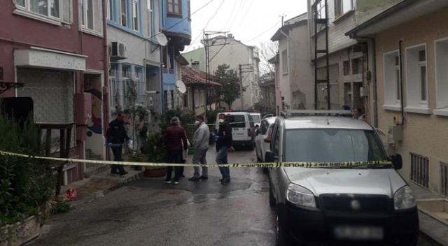 Psikolojik sorunları olan genç babasını bıçakladı Psikolojik sorunları olan genç babasını bıçakladı