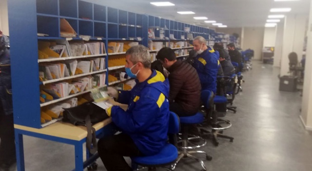 PTT dağıtım merkezlerinde 'sosyal yardım' mesaisi