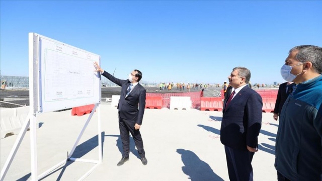 Sağlık Bakanı Koca, Atatürk Havalimanı'ndaki hastanenin inşaat alanını inceledi Sağlık Bakanı Koca, Atatürk Havalimanı'ndaki hastanenin inşaat alanını inceledi