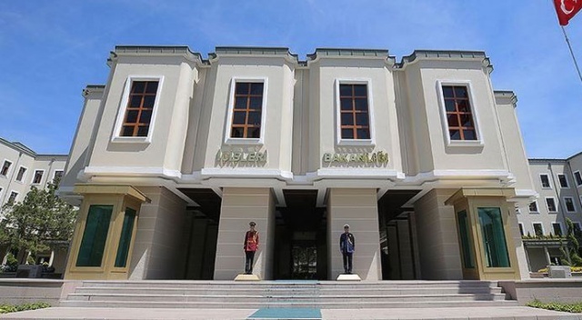 Sokağa çıkma yasağını ihlal eden 18 bin 770 kişiye ceza Sokağa çıkma yasağını ihlal eden 18 bin 770 kişiye ceza