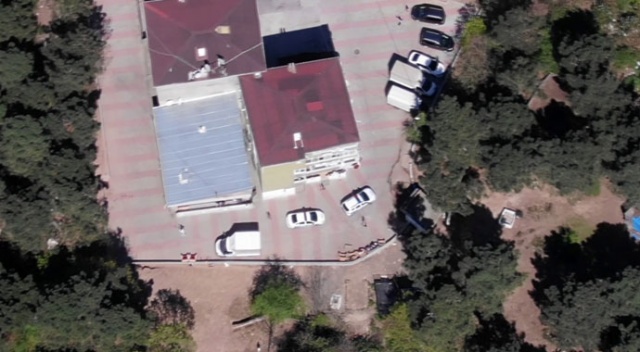 Sokakta top oynayan gençlere droneli baskın! Kaçacak yer aradılar