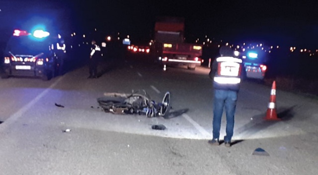 Şuhut’ta motosiklet tıra arkadan çarptı: 1 ölü